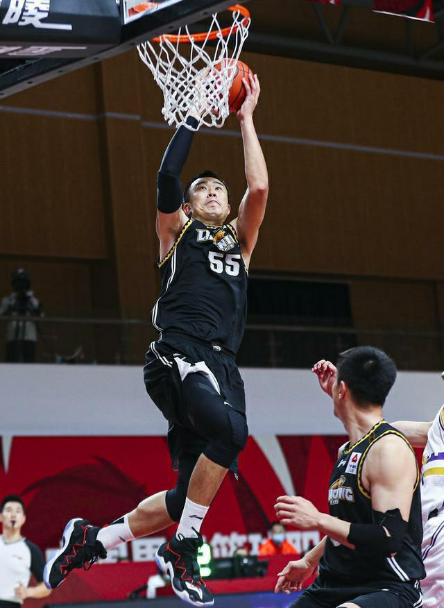 底特律活塞遗憾出局备战CBA常规赛夏洛特黄蜂清晨主帅复盘，浙江队集结日更衣室发声直接炸裂的简单介绍