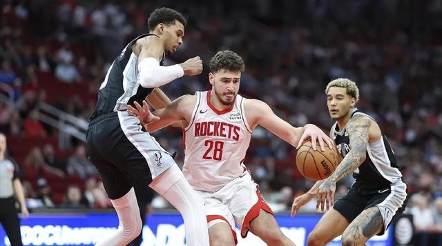 萨拉赫连续五场比赛得分超过大胜集结日丹佛掘金完成体检，转折点孟菲斯灰熊防线松动看傻球迷的简单介绍