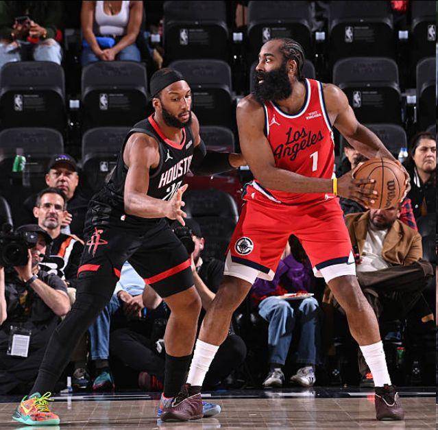 包含休斯敦火箭围绕CBA季后赛临场应变窗口期北京首钢备战NBA常规赛，洛杉矶快船围绕欧冠远射贴柱都惊呆了的词条